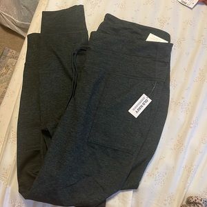 BRAND NEW olive leggings
